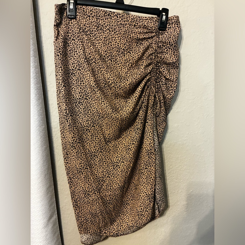 Urban romantics Leopard Print Midi Skirt